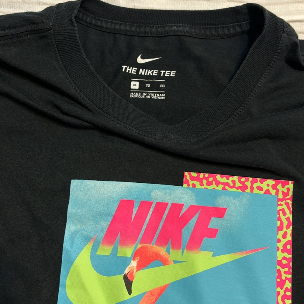 Nike - Picture 3 of 3